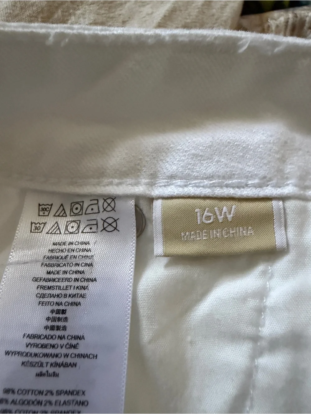 Michael Kors White Denim Jeans with Branded Back Pocket. Sz 16w